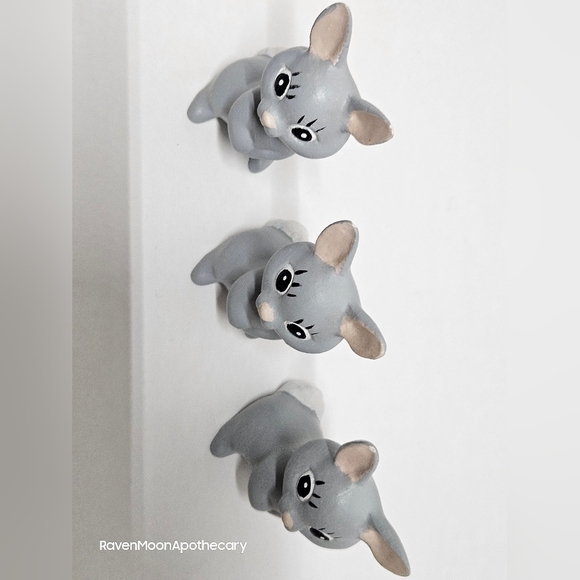 3/15$ Bundle Deal Three Grey Ceramic Bunnies - Picture 4 of 9